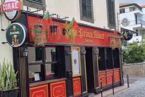 Funchal: Pub Crawl