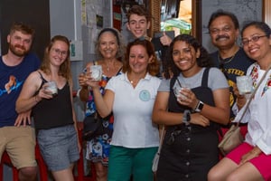 Madeira: Visita guiada a pie gastronómica con degustaciones y vino