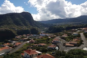 マデイラ島：北東島半日プライベートツアー