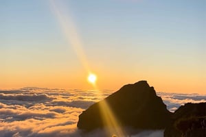 Madeira: Unforgettable Sunset with Local Wine & Charcuterie