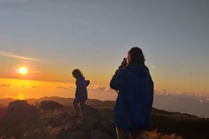 Pico do Arieiro: viaje privado en 4x4 al amanecer con bebidas calientes