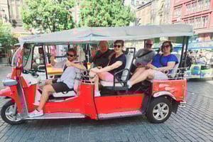 Passeio de Tuk Tuk 1,5 horas em Madrid