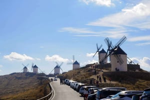 マドリード：ドン キホーテ デ ラ マンチャの風車とトレド ツアー