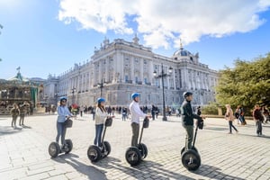 Madrid: 1,5 times Segway-tur med højdepunkter i den gamle bydel