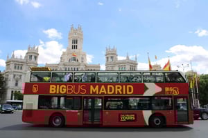 Madrid - en stor buss Sightseeing-tur med stor buss med öppet tak och guide