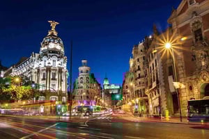Madrid: Panoramische Open-Top Bus Tour overdag of 's avonds met gids