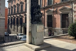 Tour a pie sobre la Guerra Civil en Madrid con un experto local