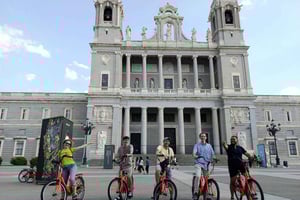 Madrid: Guidet cykel- eller e-cykeltur med lokal guide