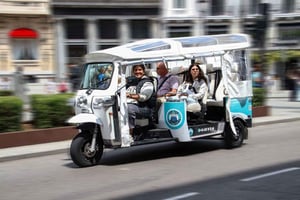 Madrid : Créez votre propre circuit de 60 minutes en tuk tuk