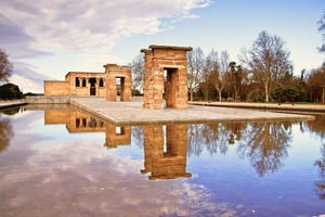 Madrid: tour privado a pie por los lugares más destacados con parada en una azotea