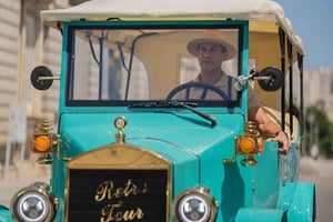 Madrid Retro Tour 120 min, old town, modern Madrid + surprise destination