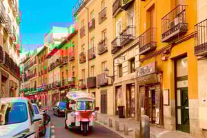 Madrid : Visite en TukTuk avec les décorations de la foire espagnole