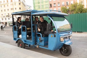 Destaques de Madrid: passeio de Tuk-Tuk com recolha (2 horas)