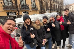 Yksityinen sähkötuk tuk -kierros karaoken kanssa Madridissa