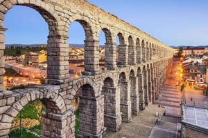 Excursão particular com motorista de Madri a Ávila e Segóvia com ingressos de entrada