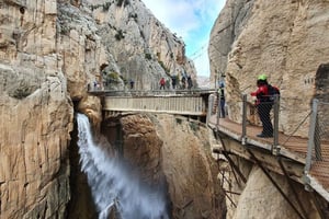 Caminito del Rey & White Village Tour with Tapas from Málaga
