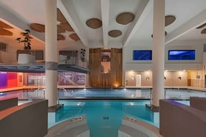 Z Malagi: Higuerón Spa i wykwintna kuchnia – luksusowa Tesla X