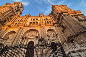 Malaga: Wycieczka piesza z napojami i przekąskami