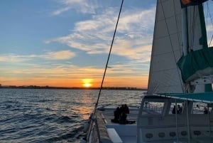 rejs katamaranem z opcją zachodu słońca