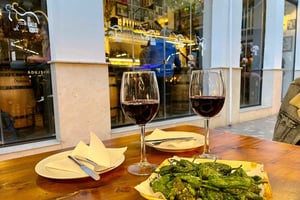 Málaga: Tour mit Wein und Tapas