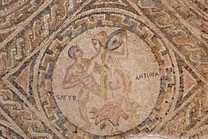 Prywatna wycieczka do rzymskiej willi Antiopa w Maladze samochodem elektrycznym