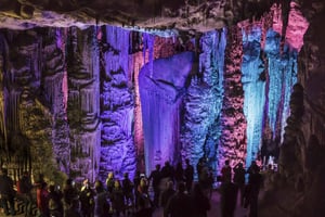 Excursión a las Cuevas y Mercado de Arta