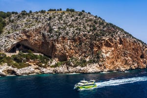 Depuis Cala Bona : Excursion en bateau à fond de verre sur la côte est