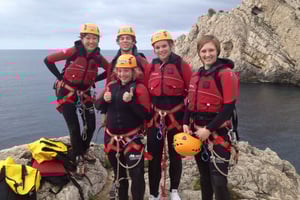 Mallorca: Aventura de 4 horas saltando acantilados