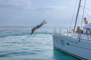 Mallorca: Privat halvdagstur på katamaran