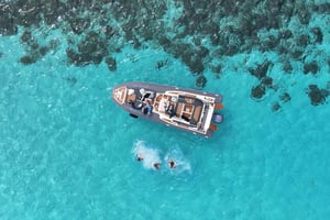 Privat bådtur i den blå lagune, krystallagunen og Comino-grotterne