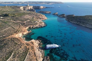 コミノ＆ブルーラグーンクルーズ（クリスタルラグーンでの写真撮影ポイントを含む）