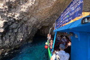 コミノ島：シュノーケリングと洞窟を巡るプライベートボートツアー