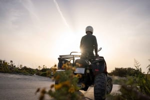 Isla de Gozo: excursión en quad al atardecer y visita a Comino