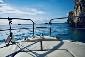 Мальта: Частный круиз на лодке с пещерами, пляжами и остановками для купания