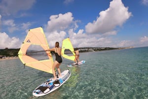 Mellieha: Windsurfing-lektion for begyndere