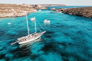 Sliema: Comino, Crystal Lagoon & Blue Lagoon Kreuzfahrt mit Mittagessen