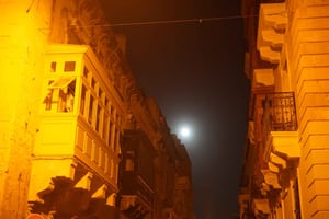 Valletta efter mörkrets inbrott: Spökvandring och brott