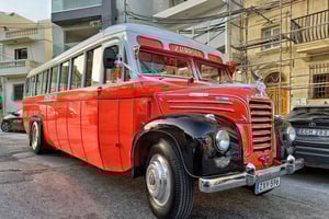 Malta: 5 hr Vintage Bus Tour - Mdina & Blue Grotto inc. food