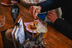 Tour gastronomico di Manchester con una guida locale