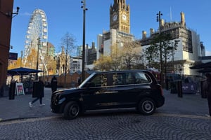 Mánchester: tour privado de la ciudad en taxi eléctrico