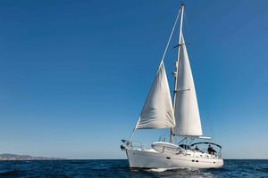 Marbella: prywatny czarter jachtu żaglowego ze sternikiem