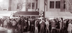 Moet Cafe & Lounge Bar