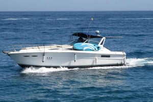 PUERTO BANUS: YACHT RENTAL FOR GROUP 2H