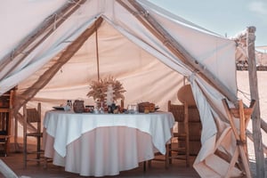 Pustynia Agafay: Inara Camp Luxury Private Lunch z przejażdżką na wielbłądzie