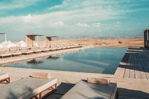 Марракеш: Agafay Desert Inara Camp Pool Day Pass с обедом
