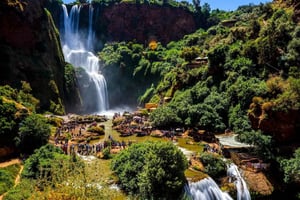 Desde Marrakech: Excursión de día completo a las cataratas de Ouzoud con paseo en barco