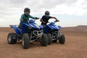 Marrakechista: Agafayn autiomaassa, Marrakec: Opastettu Quad-pyöräilykierros