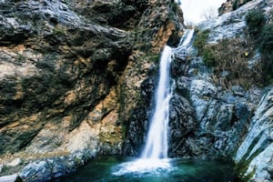 つの渓谷とイムリル・ウォーターフル1日ツアー