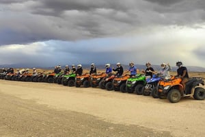 アガファイ砂漠での半日四輪バイクサイクリング