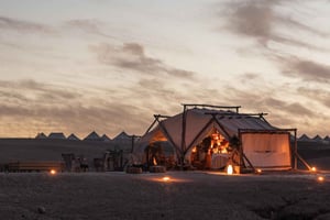 Marrakech: Privat middag i Agafay-ørkenen med musik og ildshow